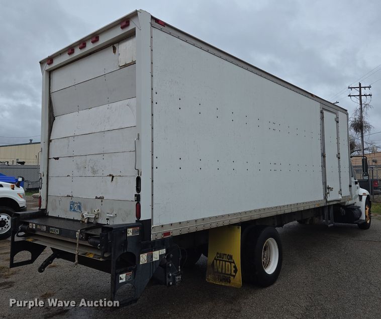 image for item EL5510 2006 International 4300 box truck