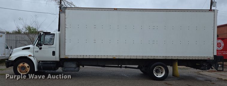 image for item EL5510 2006 International 4300 box truck