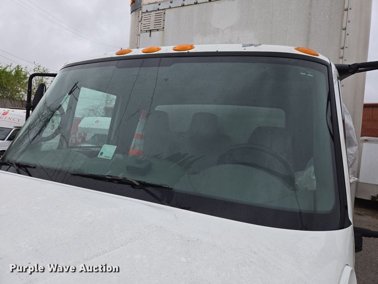 image for item EL5510 2006 International 4300 box truck