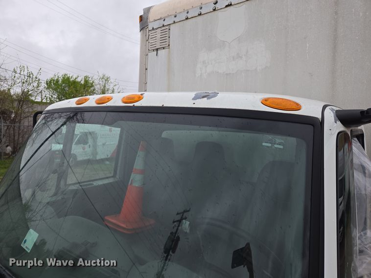 image for item EL5510 2006 International 4300 box truck