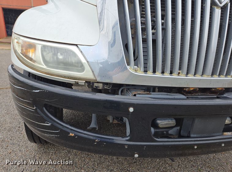 image for item EL5510 2006 International 4300 box truck