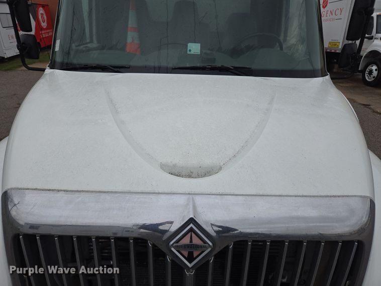 image for item EL5510 2006 International 4300 box truck