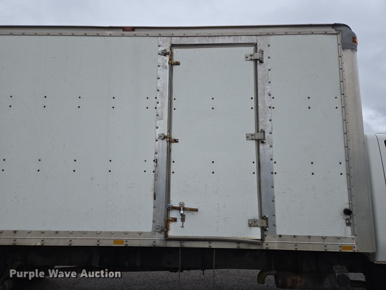 image for item EL5510 2006 International 4300 box truck