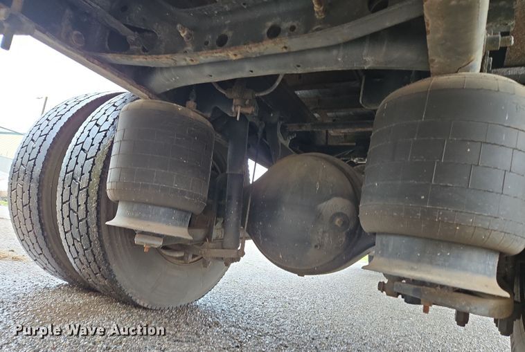 image for item EL5510 2006 International 4300 box truck