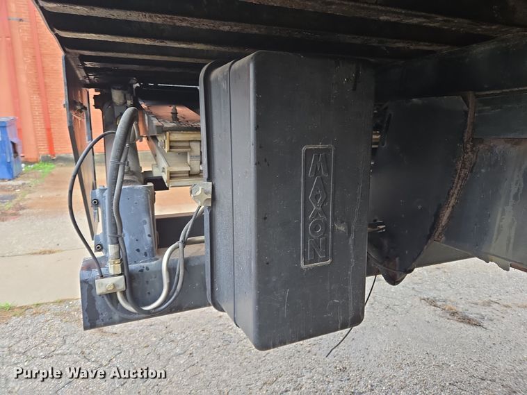 image for item EL5510 2006 International 4300 box truck