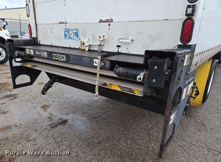 image for item EL5510 2006 International 4300 box truck