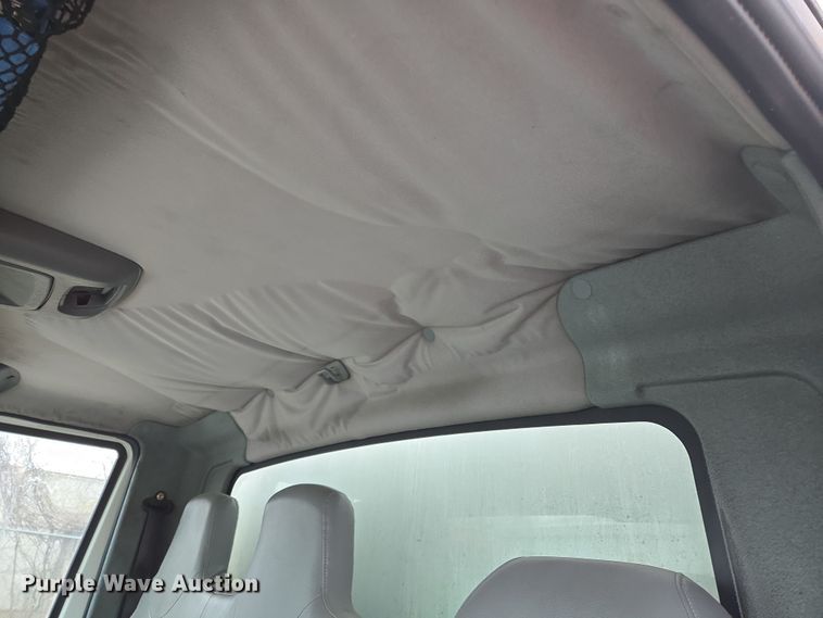 image for item EL5510 2006 International 4300 box truck