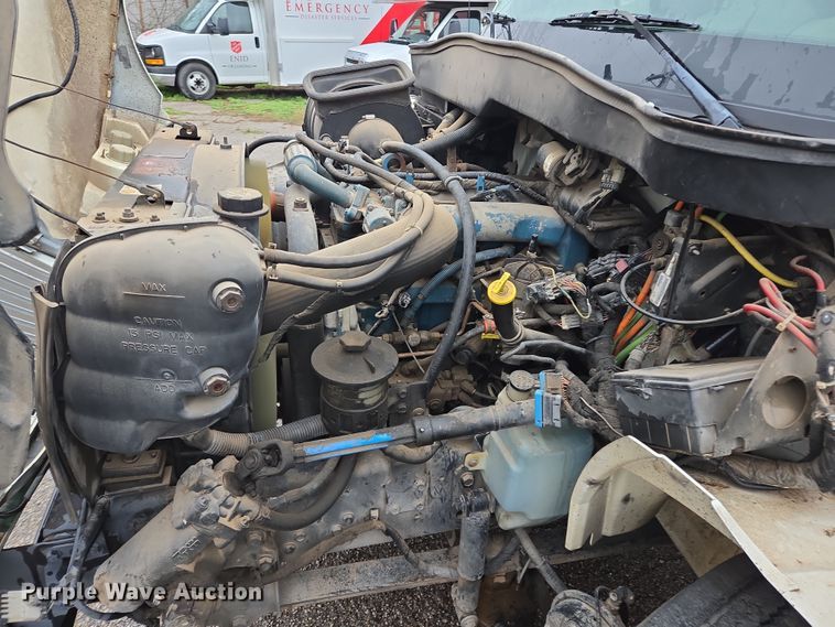 image for item EL5510 2006 International 4300 box truck