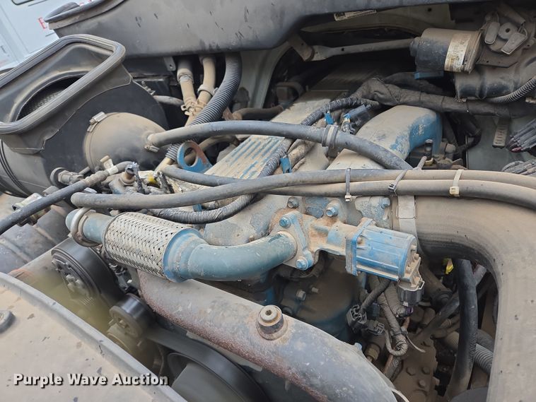 image for item EL5510 2006 International 4300 box truck