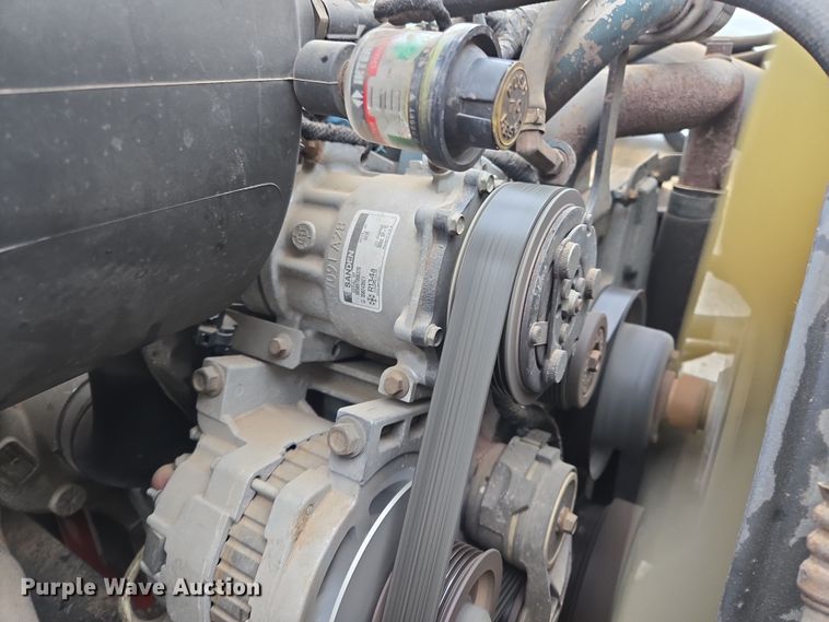 image for item EL5510 2006 International 4300 box truck