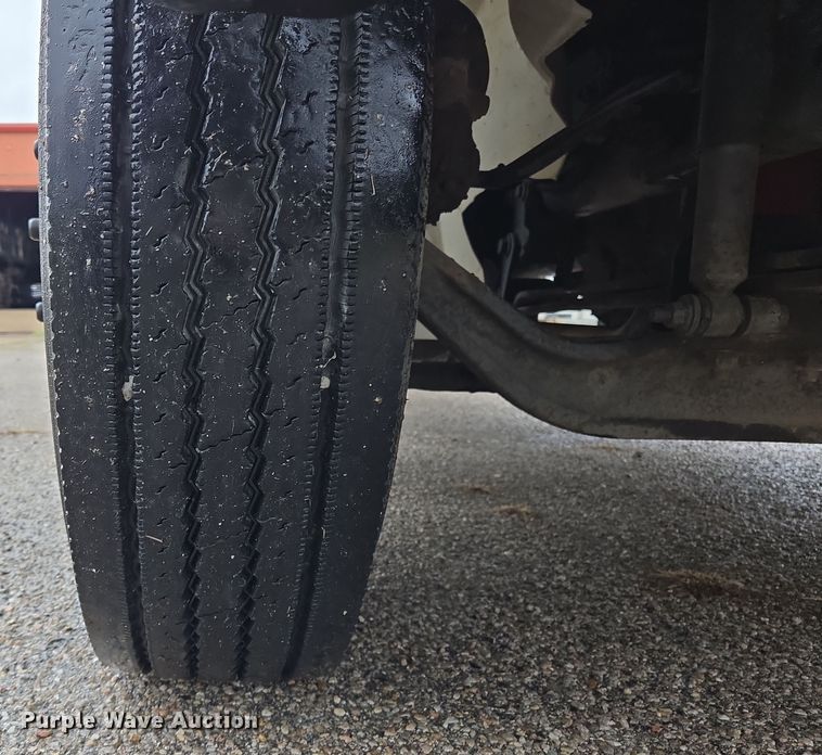 image for item EL5510 2006 International 4300 box truck