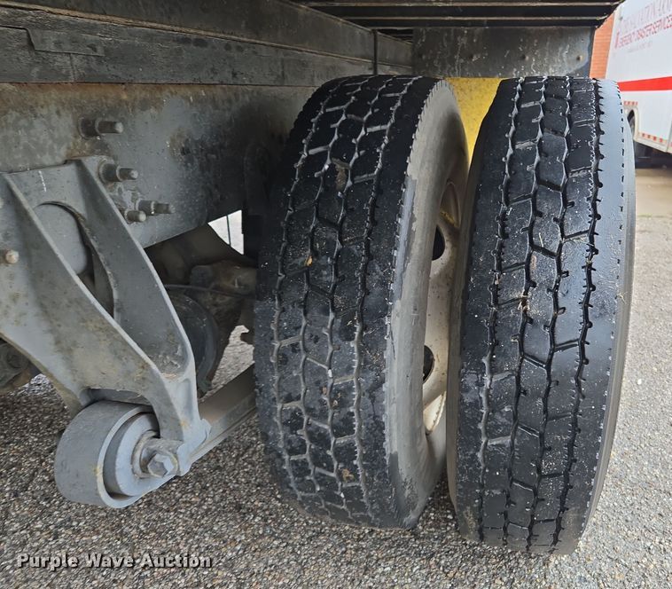 image for item EL5510 2006 International 4300 box truck