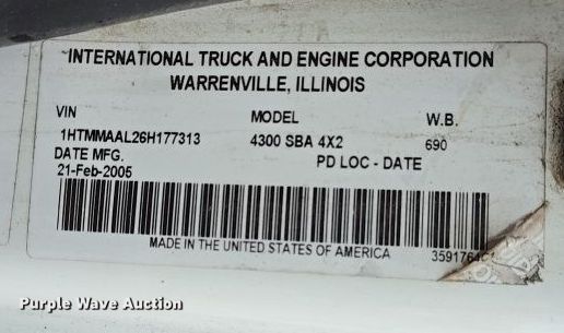 image for item EL5510 2006 International 4300 box truck
