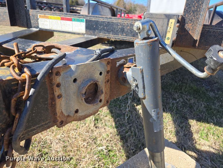 image for item EL5684 2018 Texas Bragg utility trailer