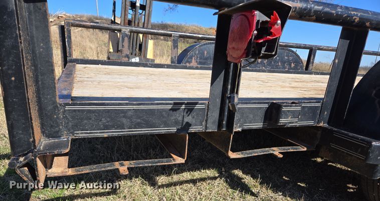 image for item EL5684 2018 Texas Bragg utility trailer