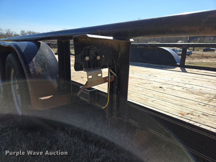 image for item EL5684 2018 Texas Bragg utility trailer