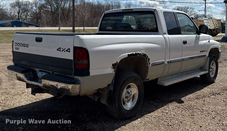 image for item EM3727 1999 Dodge Ram 1500 Quad Cab pickup truck