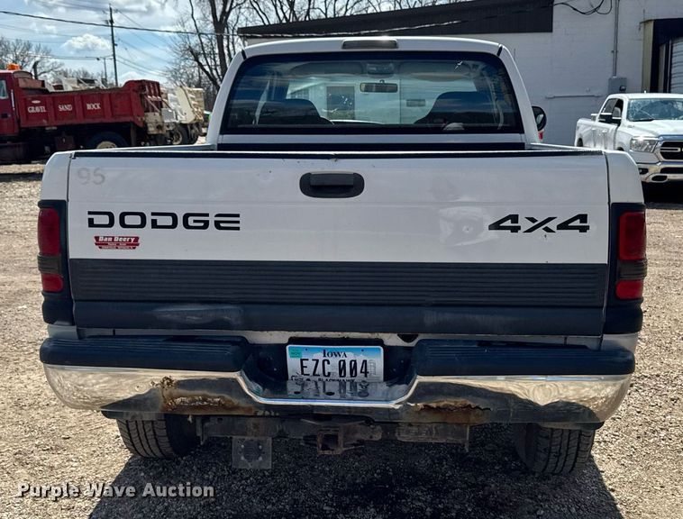 image for item EM3727 1999 Dodge Ram 1500 Quad Cab pickup truck