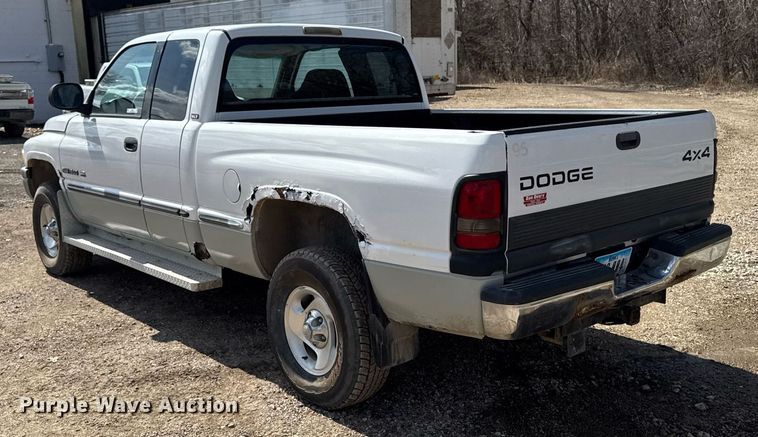 image for item EM3727 1999 Dodge Ram 1500 Quad Cab pickup truck