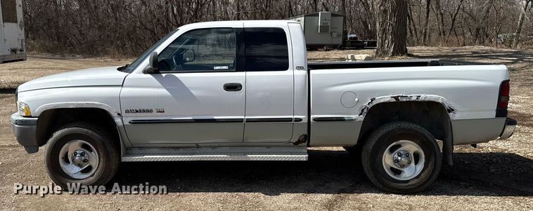 image for item EM3727 1999 Dodge Ram 1500 Quad Cab pickup truck