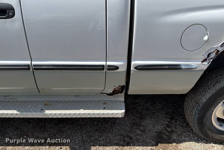 image for item EM3727 1999 Dodge Ram 1500 Quad Cab pickup truck