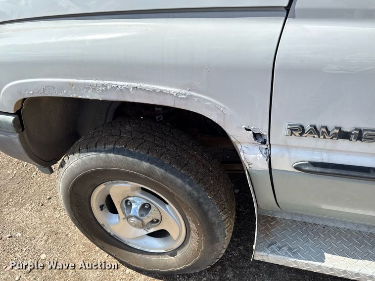 image for item EM3727 1999 Dodge Ram 1500 Quad Cab pickup truck