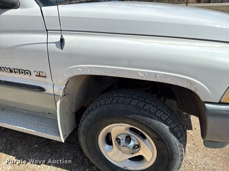 image for item EM3727 1999 Dodge Ram 1500 Quad Cab pickup truck