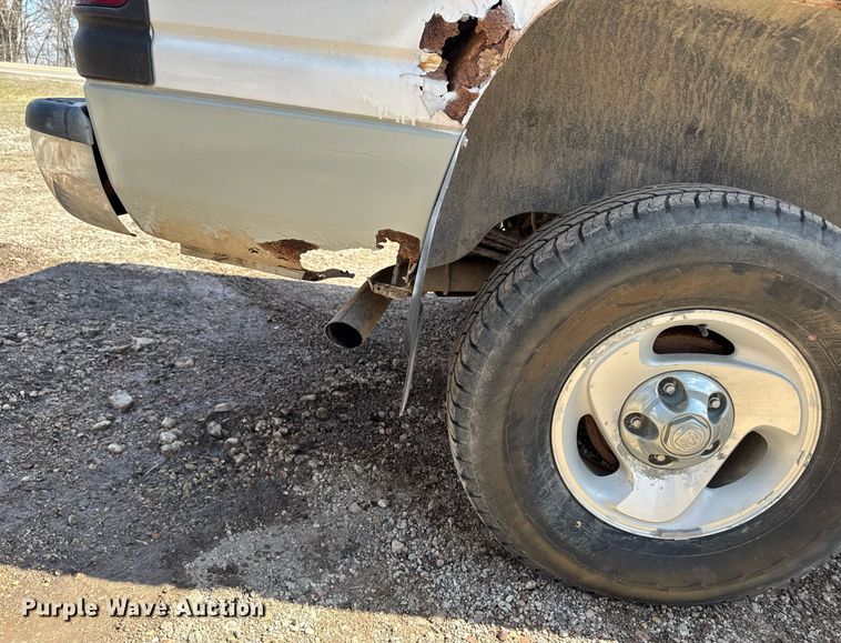 image for item EM3727 1999 Dodge Ram 1500 Quad Cab pickup truck