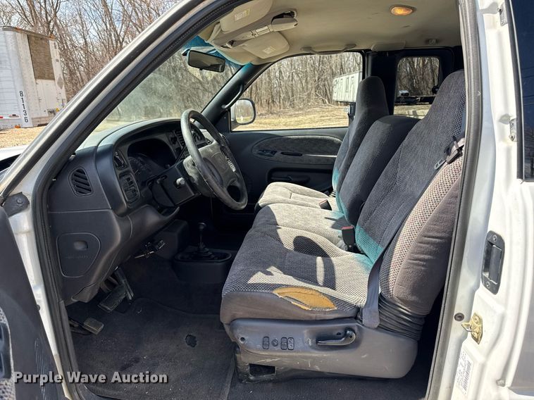 image for item EM3727 1999 Dodge Ram 1500 Quad Cab pickup truck