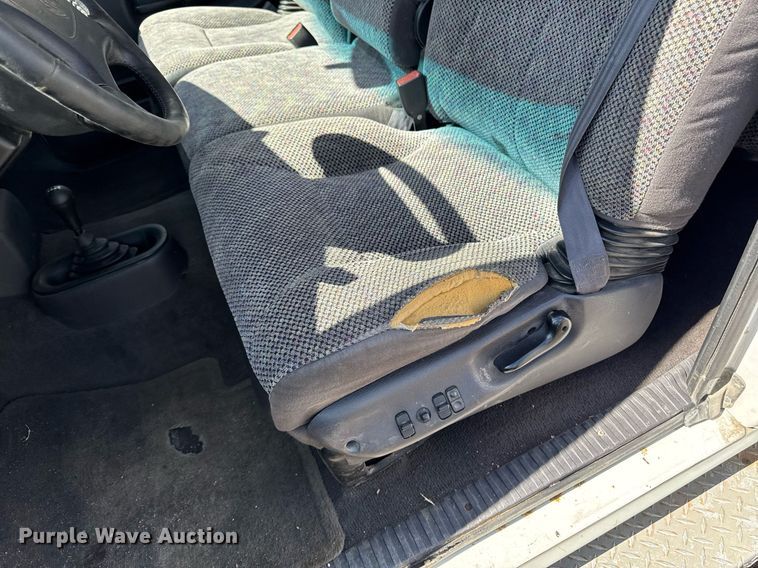 image for item EM3727 1999 Dodge Ram 1500 Quad Cab pickup truck