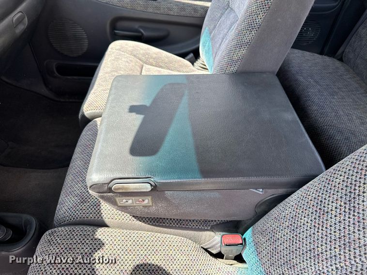 image for item EM3727 1999 Dodge Ram 1500 Quad Cab pickup truck