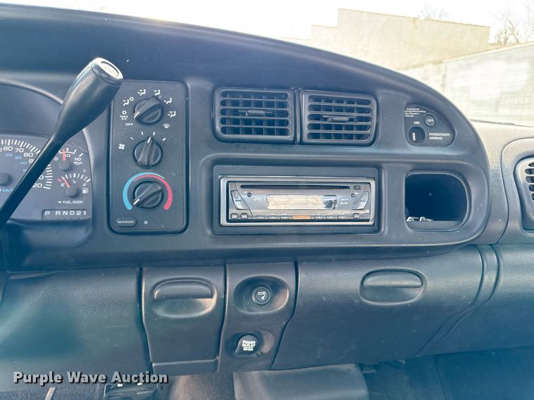 image for item EM3727 1999 Dodge Ram 1500 Quad Cab pickup truck