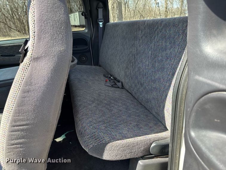 image for item EM3727 1999 Dodge Ram 1500 Quad Cab pickup truck