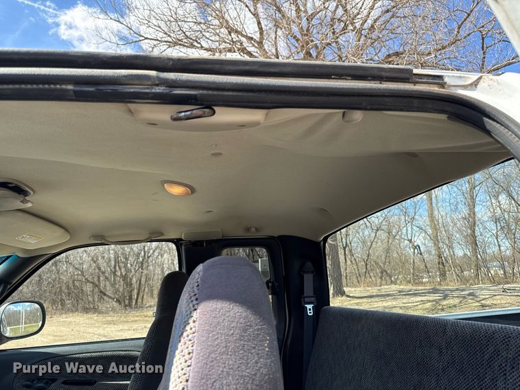 image for item EM3727 1999 Dodge Ram 1500 Quad Cab pickup truck