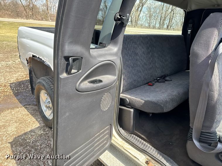 image for item EM3727 1999 Dodge Ram 1500 Quad Cab pickup truck