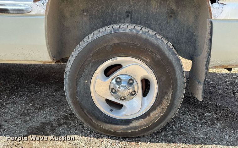 image for item EM3727 1999 Dodge Ram 1500 Quad Cab pickup truck