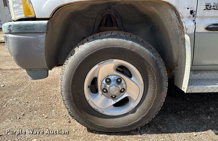 image for item EM3727 1999 Dodge Ram 1500 Quad Cab pickup truck