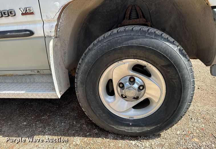 image for item EM3727 1999 Dodge Ram 1500 Quad Cab pickup truck