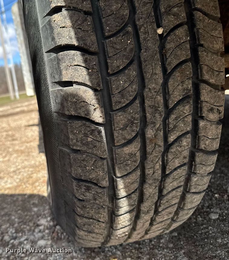 image for item EM3727 1999 Dodge Ram 1500 Quad Cab pickup truck