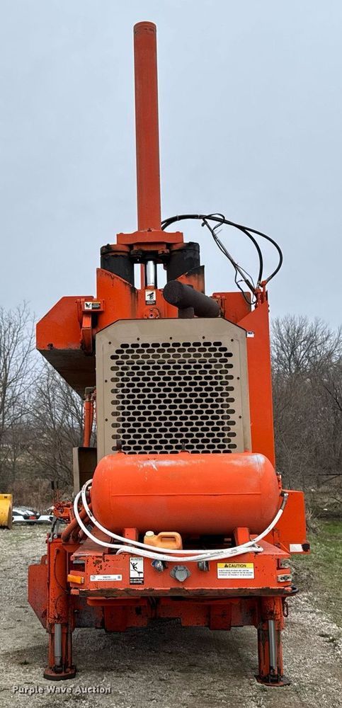 image for item EM3761 2005 Al-Jon Inc car crusher trailer