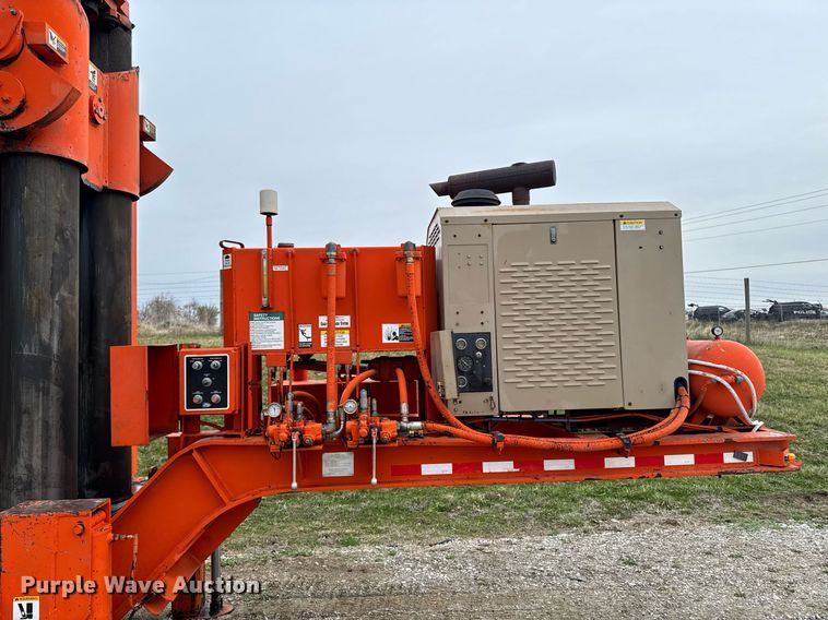 image for item EM3761 2005 Al-Jon Inc car crusher trailer