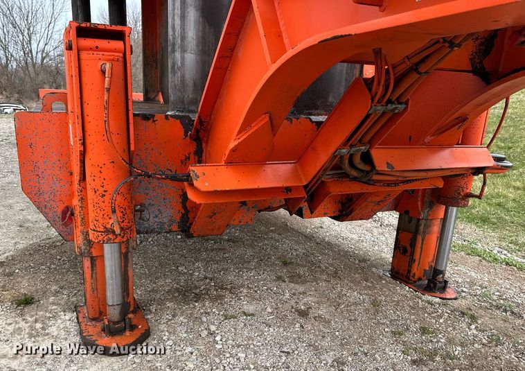 image for item EM3761 2005 Al-Jon Inc car crusher trailer