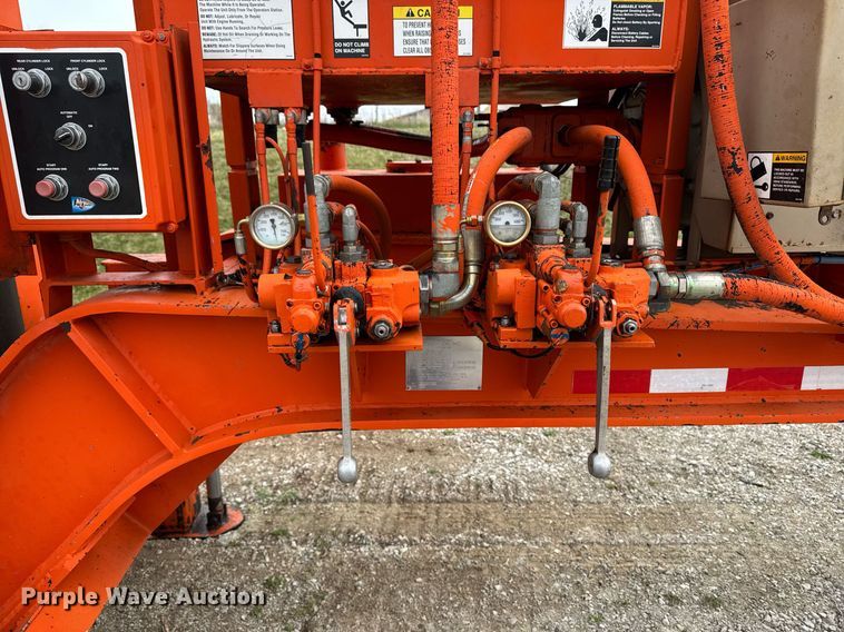 image for item EM3761 2005 Al-Jon Inc car crusher trailer