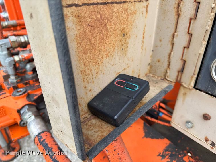 image for item EM3761 2005 Al-Jon Inc car crusher trailer