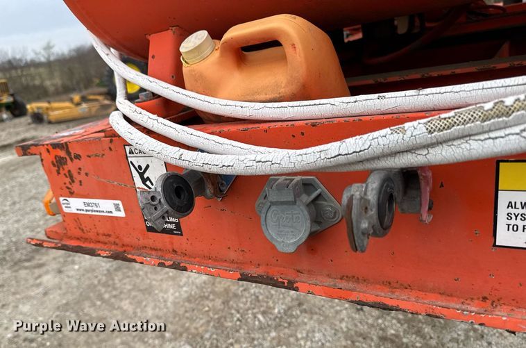 image for item EM3761 2005 Al-Jon Inc car crusher trailer