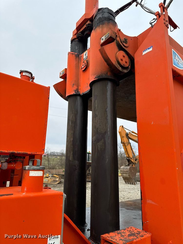 image for item EM3761 2005 Al-Jon Inc car crusher trailer