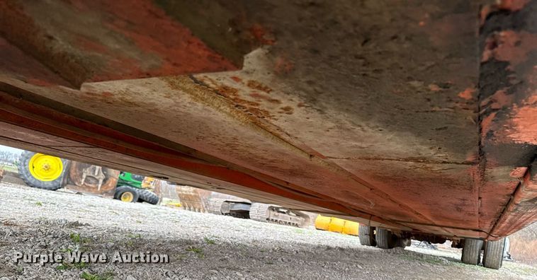 image for item EM3761 2005 Al-Jon Inc car crusher trailer