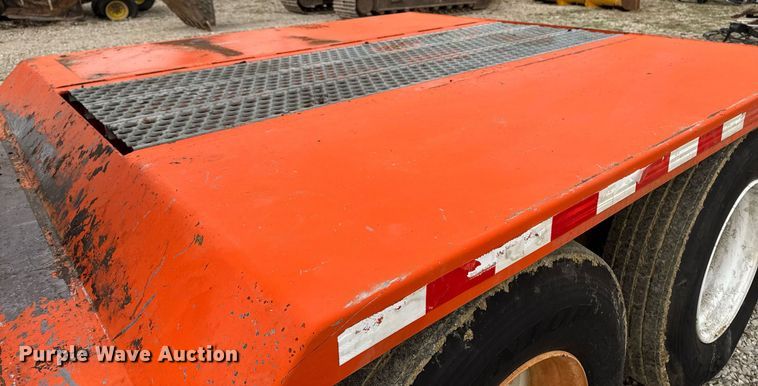 image for item EM3761 2005 Al-Jon Inc car crusher trailer