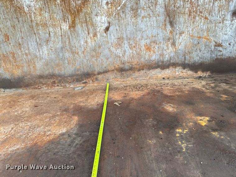 image for item EM3761 2005 Al-Jon Inc car crusher trailer