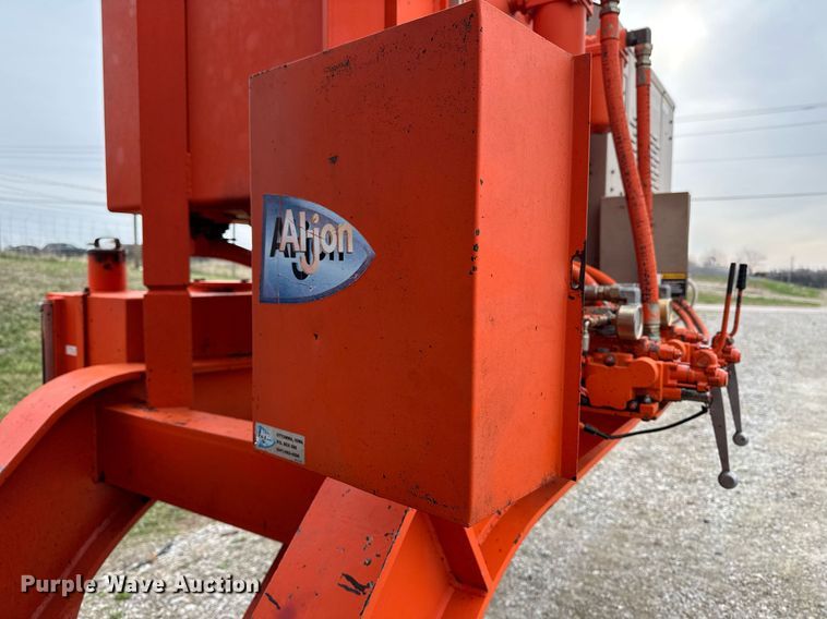 image for item EM3761 2005 Al-Jon Inc car crusher trailer